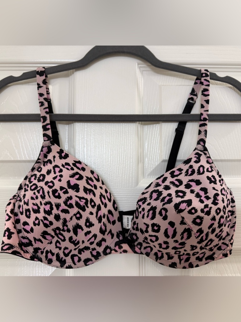 NWOT/VTG:  Joe Boxer Pink and Black Leopard Print Molded T-Shirt Bra